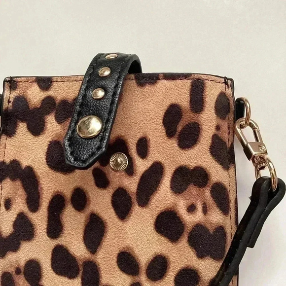 INC Ashlii  Crossbody animal print Leopard print  crossbody bag Cellphone bag - Picture 8 of 10